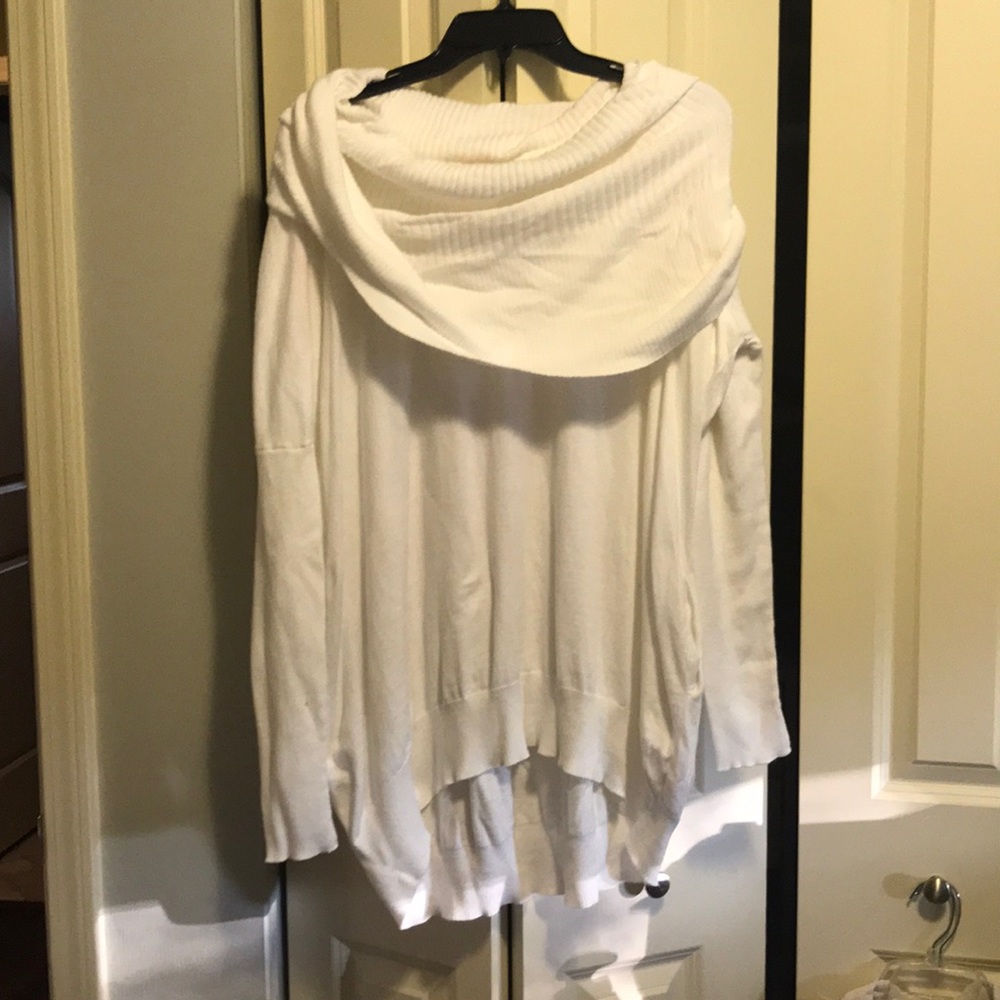 Victoria’s Secret Cowl neck sweater with pockets
